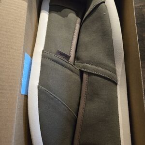 NWT TOMS Men's Olive Slip-On Shoes Size 10